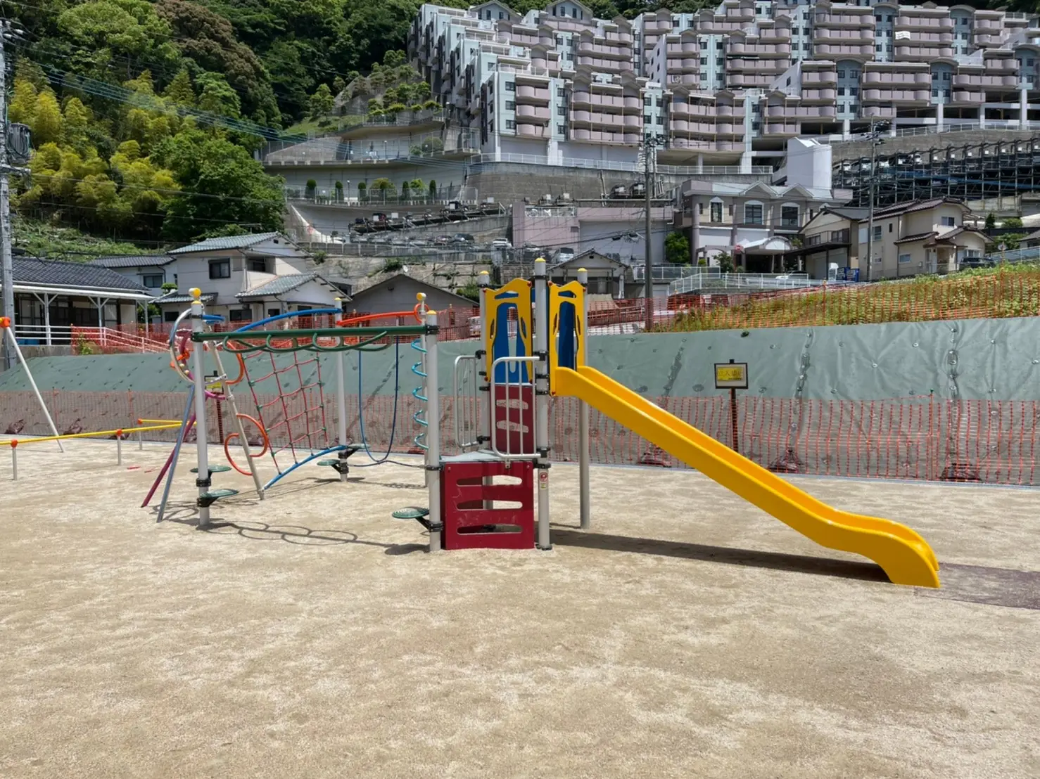 長崎市内の公園の複合遊具